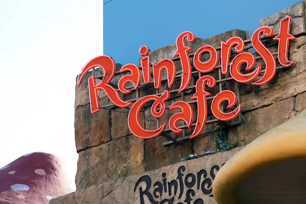 Chessy Francia Octubre 2018 Rainforest Café Sign Disney Village Situado —  Fotos de Stock