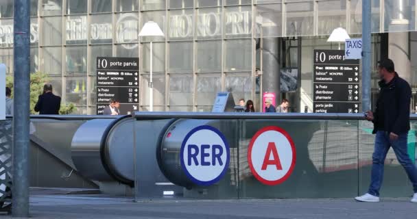 Paris Frankrike Oktober 2018 Rer Tecken Hänrycka Till Snabbt Express — Stockvideo