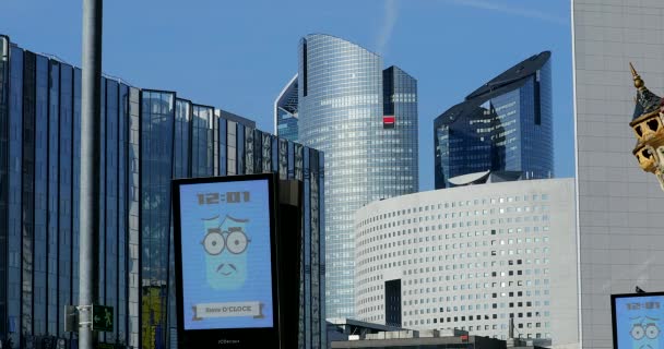 Paříž Francie Října 2018 Jcdecaux Elektronické Reklamní Cedule Défense Moderní — Stock video