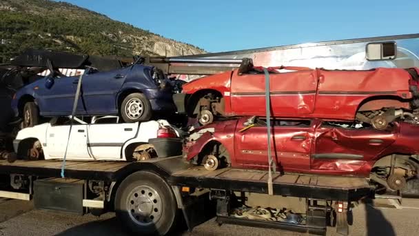 Menton France Septembre 2018 Des Voitures Écrasées Sur Camion Remorquage — Video