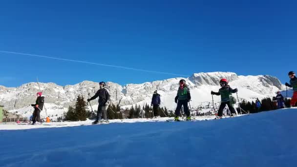 Autrans Francja Lutego 2018 Time Lapse Stok Narciarski Wieloma Ludźmi — Wideo stockowe