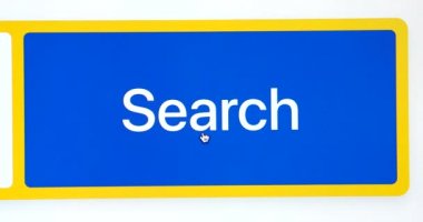 El fare imlecini mavi ara düğmesini tıklatır. Bir bilgisayar monitörü ekran - Dci 4 k çözünürlüklü görünümünü kapat