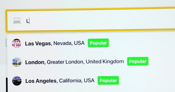 法国巴黎 2018年11月25日 洛杉矶加利福尼亚州 Usa 在线酒店预订网站 Booking Com 关闭计算机监视器屏幕的视图 Dci 分辨率 — 图库视频影像
