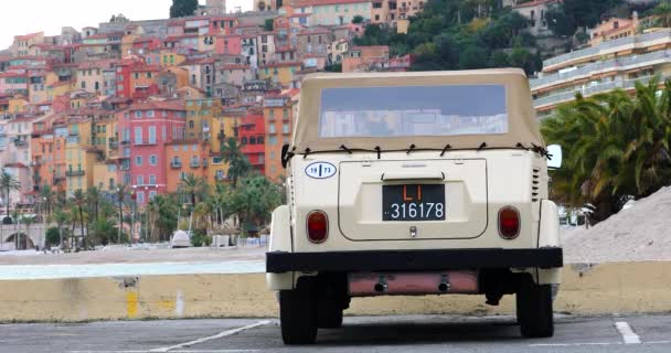 Menton Frankreich Dezember 2018 Oldtimer Volkswagen Thing 1973 Rückansicht Auto — Stockvideo