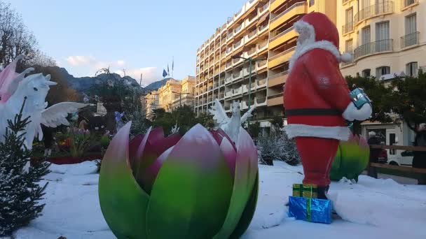 Menton França Dezembro 2018 Escultura Papai Noel Decorações Natal Uma — Vídeo de Stock