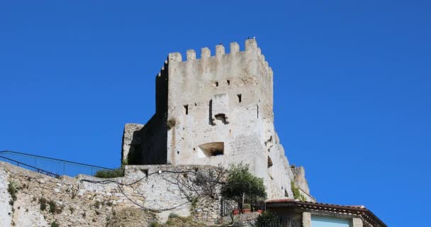 Slottet Roquebrune Cap Martin Med Skärmflygning Den Blå Himlen Gamla — Stockvideo