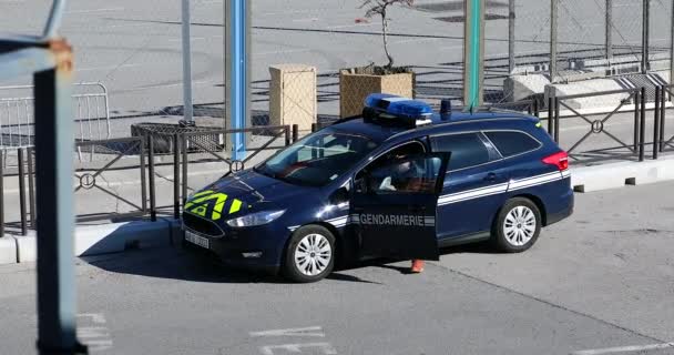 nice, france - 6. Februar 2019: blaues Polizeiauto der französischen Gendarmerie parkt auf der Straße in nice an der französischen Riviera, france, europe - dci 4k video