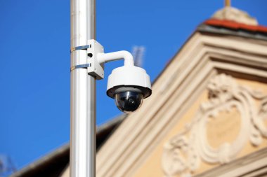 Kubbe türü açık Cctv kamera güzel şehir merkezi, Fransa, Europ sokak lambası