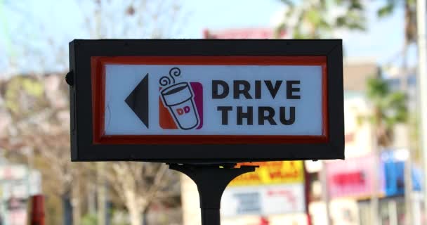 Orlando Florida Estados Unidos Marzo 2019 Dunkin Donuts Drive Thru — Vídeo de stock