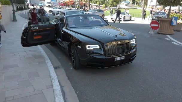 Monte Carlo Monaco Mayıs 2019 Siyah Rolls Royce Dawn Içinde — Stok video