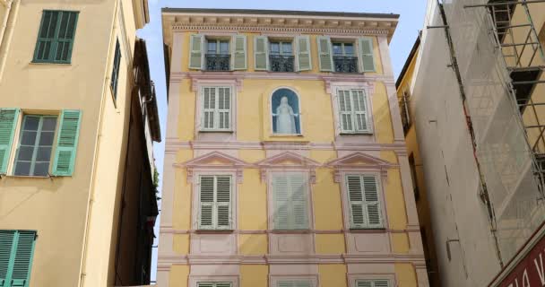 Virgem Maria Escultura Fachada Colorida Típica Uma Casa Cidade Velha — Vídeo de Stock