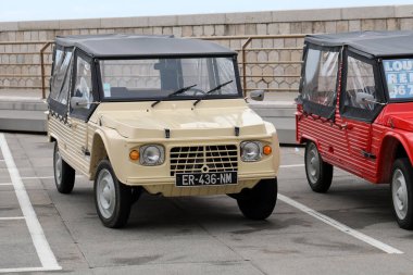 Vintage Bej Citroen Mehari