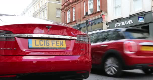 Londres Reino Unido Mayo 2019 Hermoso Coche Eléctrico Rojo Tesla — Vídeos de Stock