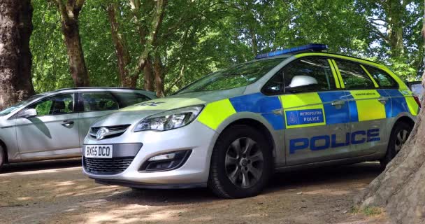 Londra Ingiltere Haziran 2019 Metropolitan Polis Arabası Vauxhall Astra Design — Stok video