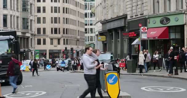 Londra Ngiltere Mayıs 2019 Ağır Trafik Meşgul Adamları Monument Station — Stok video