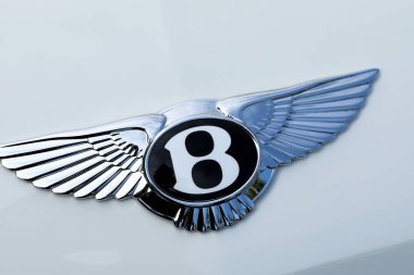 Bentley Kanatlı B Sembolü