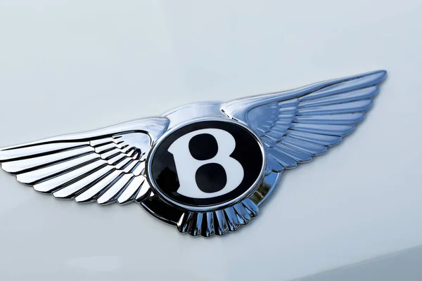 Bentley gevleugelde B-symbool — Stockfoto