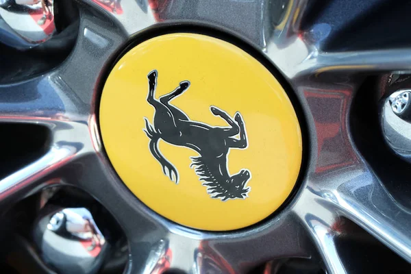 Wheel Of A Ferrari Supercar — ストック写真