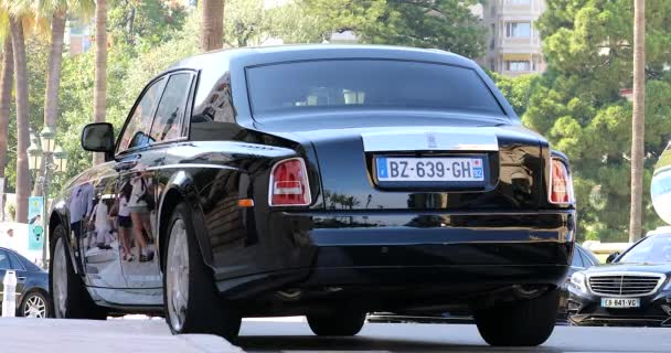 Monte Carlo Monaco Czerwca 2019 Luksusowe Black Rolls Royce Phantom — Wideo stockowe