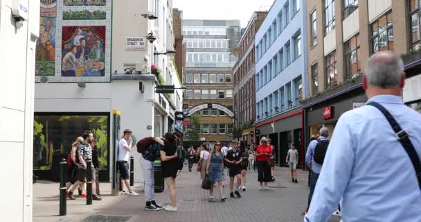 Londres Reino Unido Junio 2019 Multitud Personas Caminando Por Carnaby — Vídeos de Stock