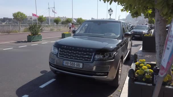 Monte Carlo Monaco Június 2019 Luxury Range Rover Svautoéletrajz Dinamikus — Stock videók