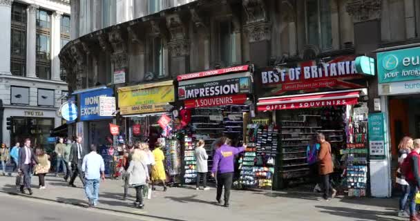 London June 2019 London Souvenir Gift Shops Coventry Street Piccadilly — Stock Video