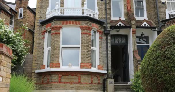 Hermosas Lujosas Casas Ladrillo Tradicionales Cerca Londres Reino Unido Europa — Vídeo de stock