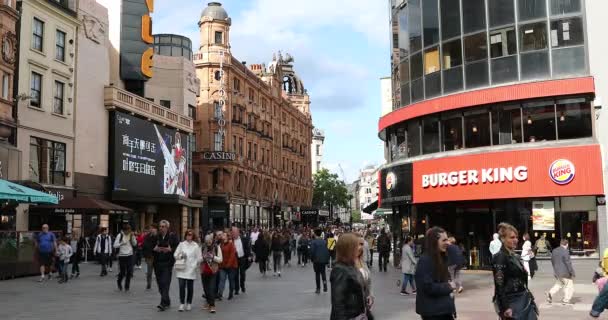 London Anglia Május 2019 Crowd Emberek Walking City Street Leicester — Stock videók