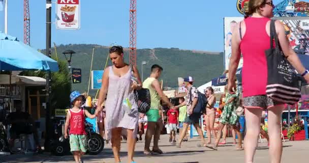 Sonniger Strand Bulgarien August 2019 Massen Von Touristen Spazieren Sonnigen — Stockvideo