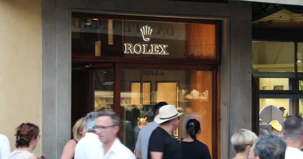 Florencia Italia Agosto 2019 Rolex Luxury Watch Shop Crowd People — Vídeo de stock