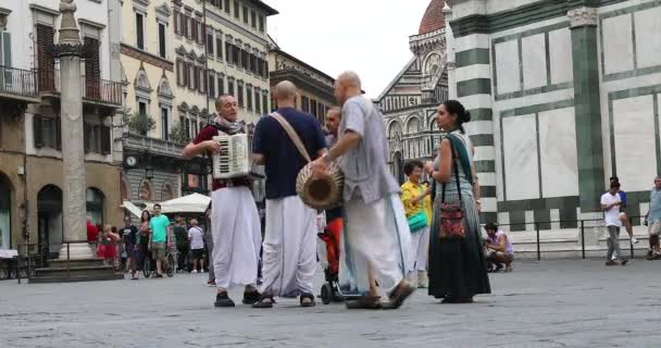 Florence Italy August 2019 Hare Krishna Devotees Group Singing Playing — Stockvideo