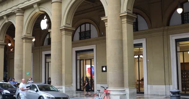 佛罗伦萨 意大利 2019年8月31日 苹果商店 苹果火 大厦在广场德拉共和广场在佛罗伦萨 意大利托斯卡纳地区 Dci 4K视频 — 图库视频影像