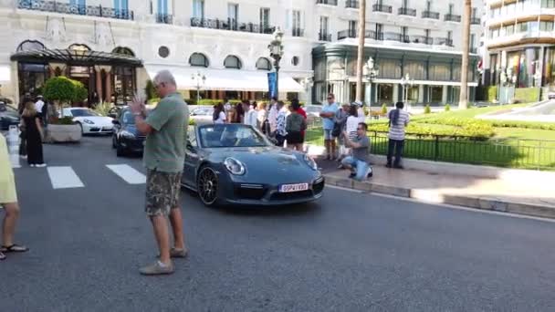 Monte Carlo Mónaco Septiembre 2019 Anciano Conduciendo Costoso Porsche 911 — Vídeo de stock