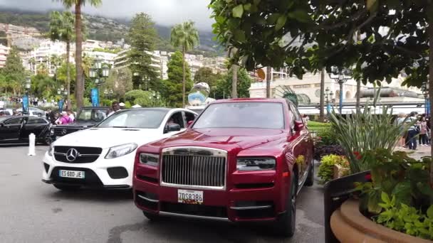 Monte Carlo Mônaco Setembro 2019 Luxury Red Rolls Royce Cullinan — Vídeo de Stock