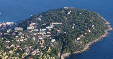 Cape Martin 'in Hava Görüntüsü (Cap Martin), Roquebrune-Cap-Martin Burnu, Monako ile Menton Arasındaki Sahil, Fransız Rivierası, Akdeniz, Güney Fransa, Avrupa - Dci 4k Çözünürlük