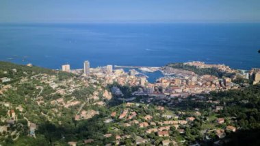 Monaco Monte-Carlo 'nun 8K Hava Saati, Gökdelenlerin Güzel Panoraması, Evler, Akdeniz Fransız Rivierası, Avrupa - 8K UHD (76804320)