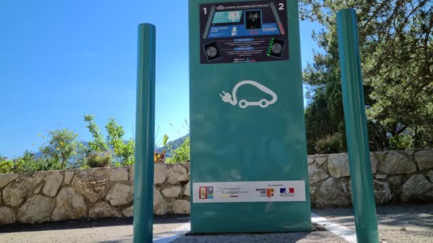 Roquebrune Cap Martin France Червня 2020 Electric Vehicle Charging Station — стокове відео