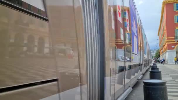 Ницца Франция Июня 2020 Close View Modern Tramway Driving Place — стоковое видео