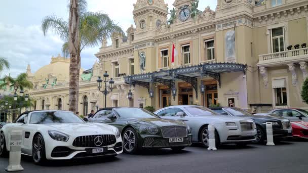 Monte Carlo Mônaco Junho 2020 Carros Luxo Alinhados Fora Cassino — Vídeo de Stock