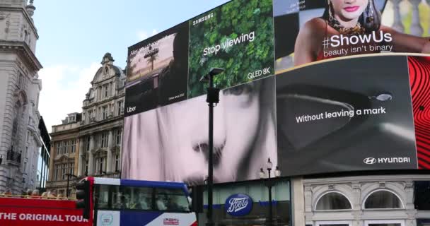 Londra Ngiltere Mayıs 2019 Ünlü Piccadilly Circus New Electronic Advertising — Stok video