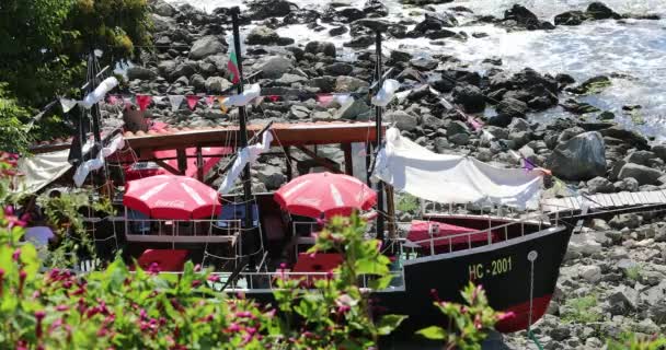 Nesebar Bulgária Julho 2019 Restaurante Madeira Navio Pirata Mar Nessebar — Vídeo de Stock
