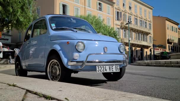 Ментон Франція Вересня 2020 Beautiful Old Blue Fiat 500 Vintage — стокове відео