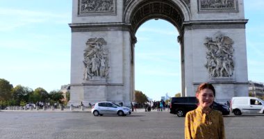 Paris, Fransa - 16 Ekim 2018: Paris, Fransa, Avrupa - DCi 4K Kararı 