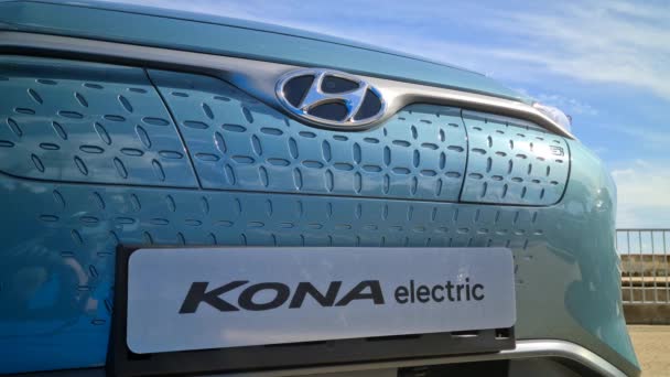 Menton France Octobre 2020 Détail Voiture Électrique Hyundai Kona Avec — Video