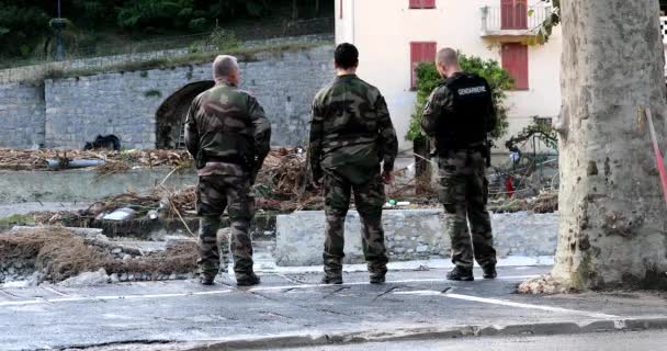 Breil Sur Roya France Octobre 2020 Des Gendarmes Français Regardant — Video