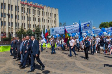 Krasnodar, Rusya - 1 Mayıs 2017: Krasnodar 'da insanlar İşçi Bayramı 