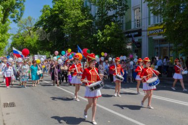 Krasnodar, Rusya - 1 Mayıs 2017: Krasnodar 'da insanlar İşçi Bayramı 