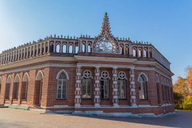 MOSCOW, RUSSIA - 18 Ekim 2018: Tsaritsyno 'daki İkinci Saray Konutları. Tsaritsyno, bir saray kompleksi, göletler ve orman alanı ile popüler bir kent simgesidir..