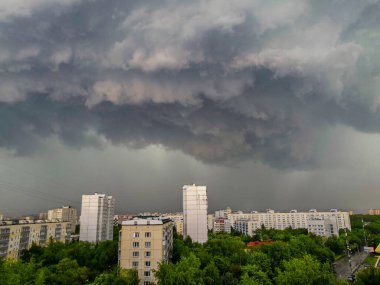 MOSCOW, RUSSIA - 09 Mayıs 2019: Moskova 'da yağmur bulutları, manzara manzarası