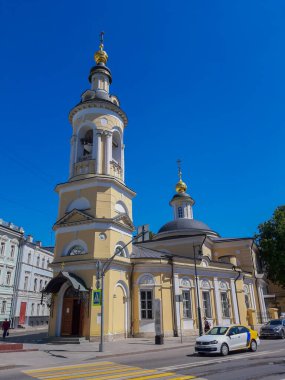 MOSCOW, RUSSIA - 12 Mayıs 2019: Kulishki 'de Kutsal Bakire Meryem' in Doğumu Kilisesi, Ortodoks Kilisesi 1804 yılında inşa edildi.